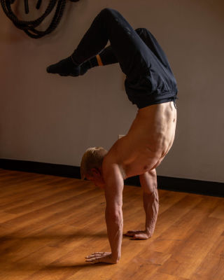 Taylor G photo 4