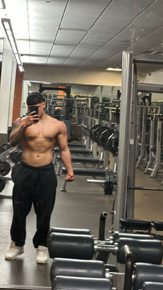 Steven U photo 1